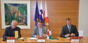 Direktor Remont, d.d. Bogomir Amon, župan mag. Marko Diaci in direktor Gins, d.o.o. Matjaž Mernik